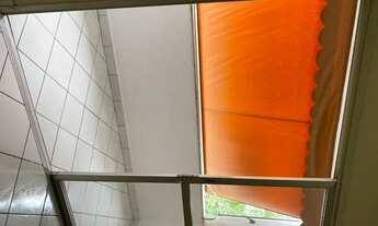 Imagem 4: Apartamento para aluguel possui 65 metros quadrados com 2 quartos armários nos quartos e c