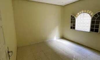 Imagem 3: Casa com 3 quartos / 4 vagas de garagem e piscina px do Veneza / Locação / só interessado