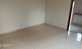 Imagem 3: Casa em ótimas condições, sem cobrança de condomínio e com armários embutidos na cozinha e