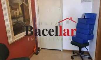 Imagem 3: Sala diferenciada com 2 vagas na Tijuca!