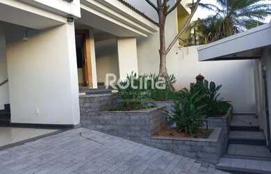 Imagem 2: Casa para aluguel, 3 quartos, 2 suítes, 3 vagas, Tabajaras - Uberlândia/MG