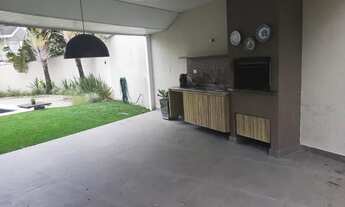 Imagem 3: Excelente Casa no Condomínio Altos da Serra IV - 3 Dormitórios - Piscina - 390m²