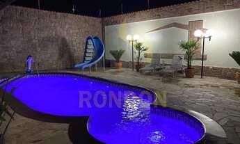 Imagem: Casa Alto Padrão para Venda em Mongaguá