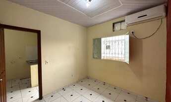 Imagem 3: Apartamento para aluguel possui 39 metros quadrados com 2 quartos em Flores