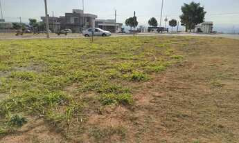 Imagem 7: Casa de condomínio para venda possui 371 metros quadrados com 1 quarto