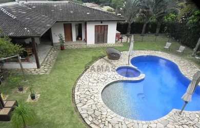 Imagem 3: Maravilhosa residência com 6 suítes e grande espaço de lazer no Condomínio Marambaia em Vi