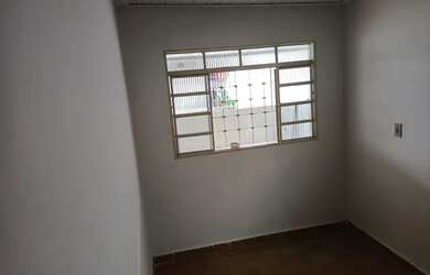 Imagem 4: CASA SETOR UNIÃO COM 3 QUARTOS SENDO 1 SUÍTE SALA COZINHA BANHEIRO SOCIAL ÁREA DE SERVIÇO