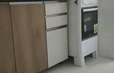 Imagem 4: Localizado no bairro Ocian, edifício frente mar, sala com sacada(vista mar), 02 dormitório