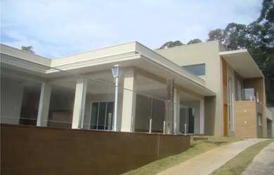 Imagem 4: Casa Nova 4 suítes, piscina com borda infinita. Condomínio Residencial dos Lagos