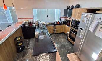 Imagem 3: Sobrado de alto padrão com piscina, area gourmet, 3 dormitorios, duas vagas, à venda no ba