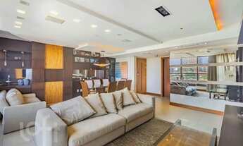 Imagem 2: Apartamento à venda em Três Figueiras com 130 m², 3 quartos, 1 suíte, 2 vagas