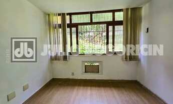 Imagem 5: Botafogo! Rua silenciosa, apartamento com dois quartos, possibilidade de suíte e cozinha a