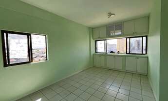 Imagem 7: Consultório para venda com 25 metros quadrados no Centro, sombra (leste/norte), com elevad