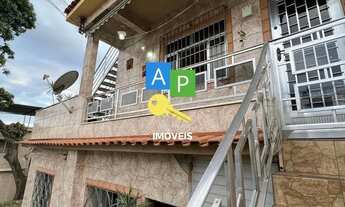 Imagem: DUAS CASAS GRANDES À VENDA SEMIMOBILIADA