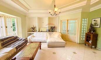 Imagem 2: Sobrado espaçoso para famílias, em frente à Praça Fernando Ferrari