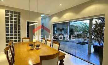 Imagem: Casa de condomínio em Avenida Irineu Bastos