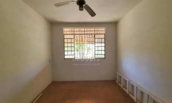 Imagem 2: Casa Independente com quintal amplo à passos do Trevo da Gigi *AR01