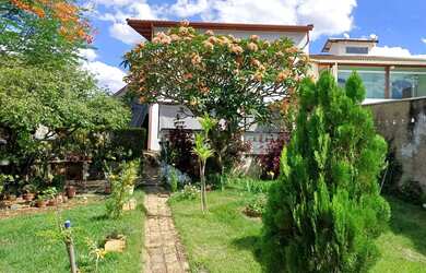 Imagem 3: Bela casa com 234m² útil, 3 dormitórios, sendo uma suíte e edícula no Caxambu, Jundiaí - S