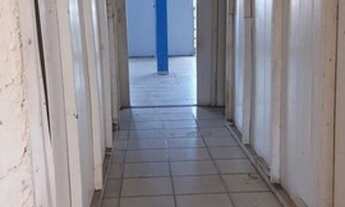 Imagem 6: Lojas com espaço de terreno em Praia de Leste