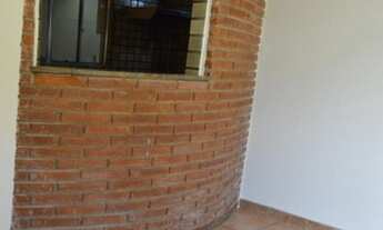 Imagem 3: Apto Bela Vista com 2 dormitórios, com armários, cozinha, pequeno quintal e 1 vaga de gara