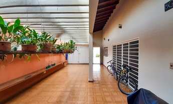 Imagem 5: Casa espaçosa para venda localizada no centro de Votuporanga