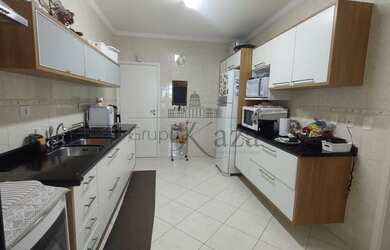 Imagem 3: Apartamento no Bosque dos Eucaliptos com 4 qtos,1 suite,2 vagas. Confira!!