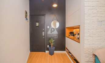 Imagem 2: Apartamento decorado em rua nobre de Copacabana