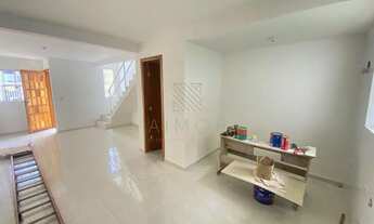 Imagem 7: Sobrado de frente para rua, 2 dormitórios com espaço amplo nos fundos, à venda, Pinheirin