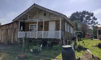 Imagem 3: Terreno com duas casas