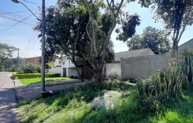 Imagem 5: Terreno a Venda no Santa Cândida, 508m², R. Humberto Cezarino, Próx. Unidade de Saúde Fern