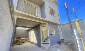 Imagem: Sobrado de frente para rua, com TERRAÇO