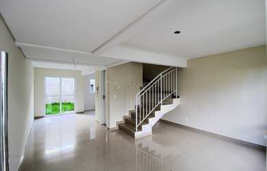 Imagem 2: Sobrado em condomínio com localização privilegiada a 650 metros da Ópera de Arame