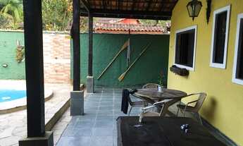 Imagem 2: Casa com 03 Quartos e piscina á venda
