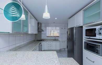 Imagem 7: Sobrado com 5 dormitórios para alugar, 225 m² por R$ 5.700,00/mês - Água Verde - Curitiba