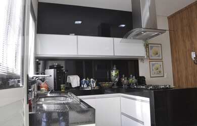 Imagem 4: Casa de condomínio térrea para venda possui 220 metros quadrados com 3 quartos