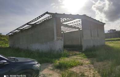 Imagem 3: Imóvel para venda possui 10000 m2 com um galpão semi acabado beira pista BR 232 Acesso asf