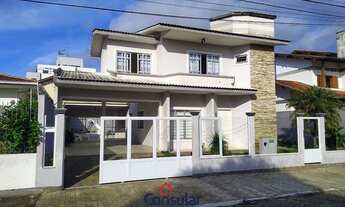 Imagem 3: Casa ampla com piscina na Palhoça a venda