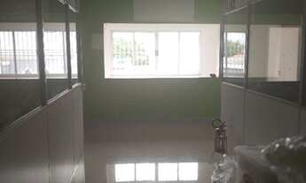 Imagem 2: Salão Comercial na Penha com Salas e Banheiros