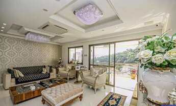 Imagem: Cobertura triplex para venda possui 300