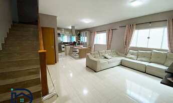 Imagem: Sobrado com piscina 353,00m² de área total