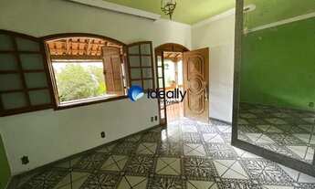 Imagem 2: Ótima Casa no Bairro Itatiaia, Extremamente Espaçosa com 04 Quartos e 03 Vagas de Garagem