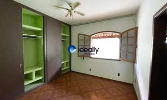 Imagem 6: Ótima Casa no Bairro Itatiaia, Extremamente Espaçosa com 04 Quartos e 03 Vagas de Garagem