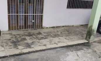 Imagem: Casa 2/4,sala, cozinha, banheiro, área