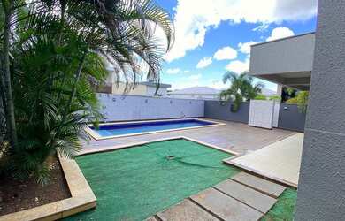 Imagem 3: Casa de condomínio sobrado para aluguel possui 390 metros quadrados com 4 quartos