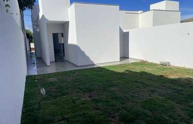 Imagem 5: Casa com ampla sobra de terreno na frente e fundos