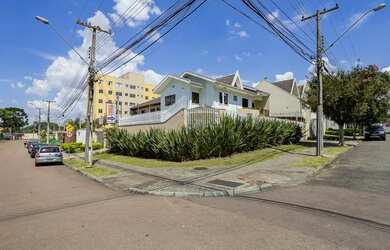 Imagem 4: Casa com terreno no Água Verde - Curitiba - PR