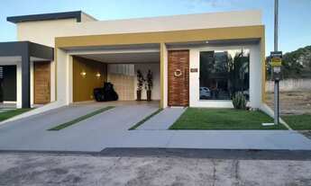 Imagem: Casa no condomínio cravo do maica