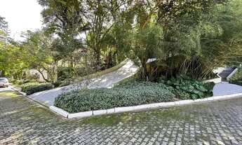 Imagem 2: Cond. Forest Hills - 4 suítes, paisagismo, impecável!