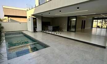 Imagem 7: Sobrado Alto Padrão no Portal do Sol Green com 4 Suítes e Piscina