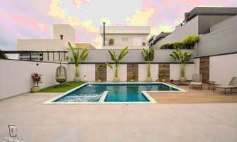 Imagem 4: Sobrado em condomínio à venda, com 3 quartos, 492m², 3 suítes e 4 vagas. Decorada e nunca